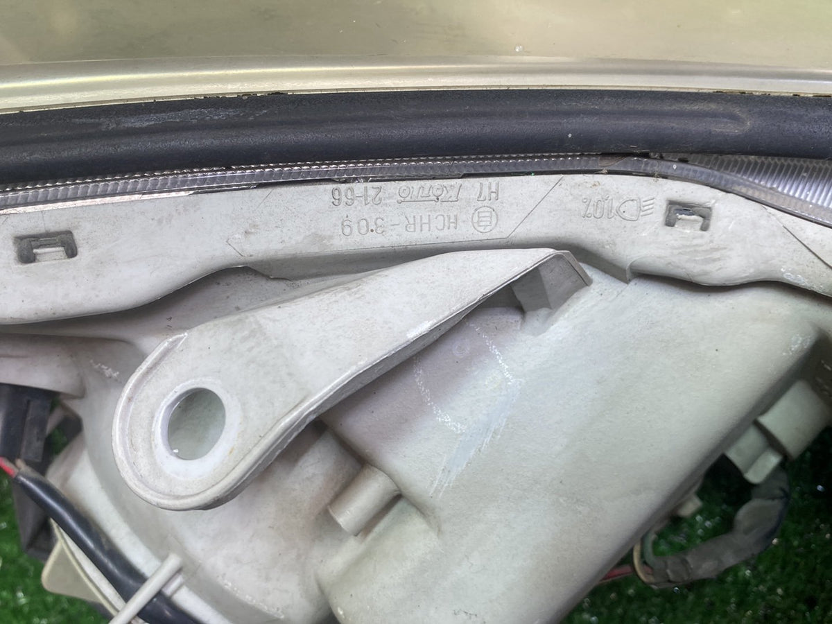 2006 Used Toyota Caldina - Left Headlight PN: 8117021140