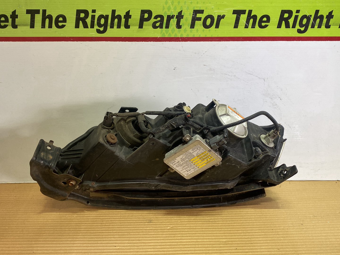 2006 Honda Odyssey- Right Headlight PN: