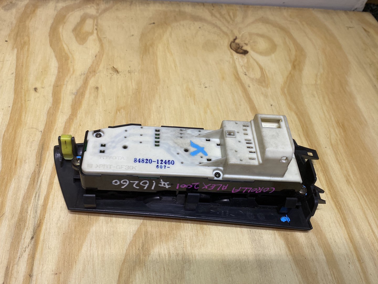 2001 Toyota Allex - Master Power Window Switch PN: 84820-12460