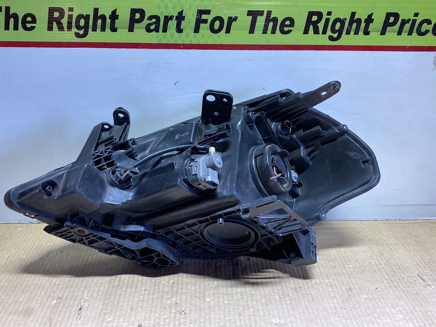 2007 Nissan Tiida C11 - Right Headlight PN: P4278