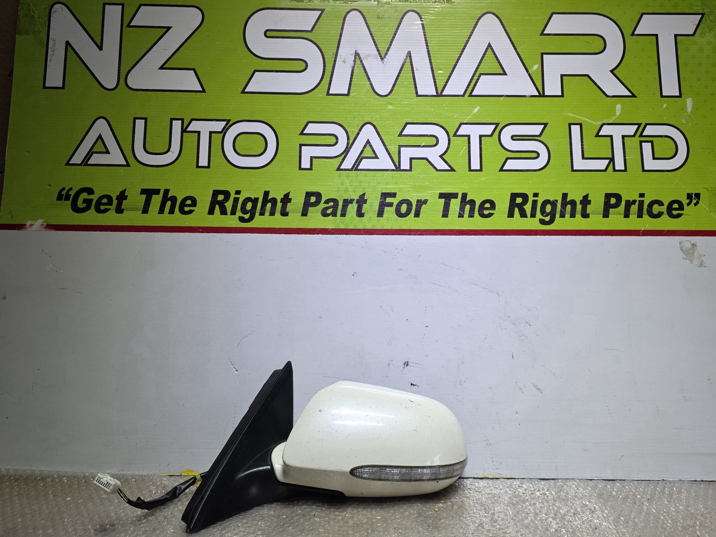 2005 Honda Accord- Left Door Mirror PN: 8 wires