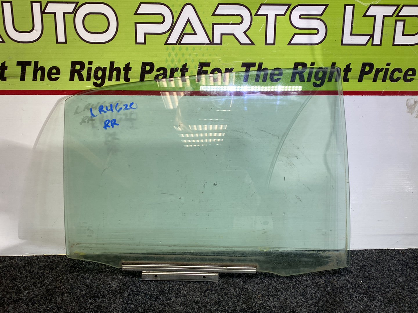 2008 Toyota Yaris - Right Rear Door Glass PN: Tint Number M2H3