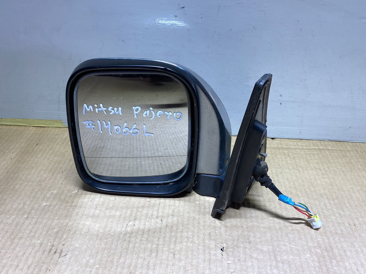 2001 Mitsubishi Pajero V75W - Left Door Mirror PN: 5 wires