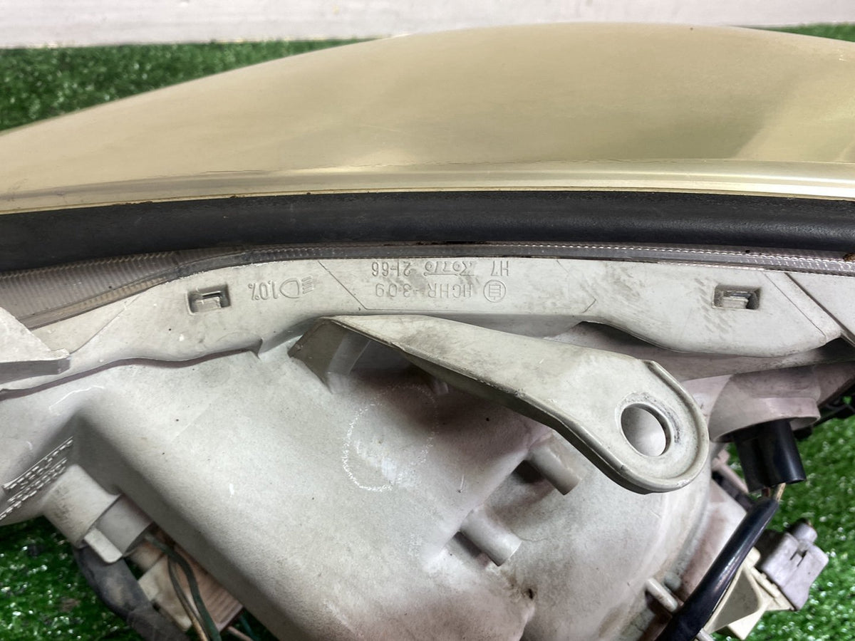 2006 Used Toyota Caldina - Right Headlight PN: 8113021140