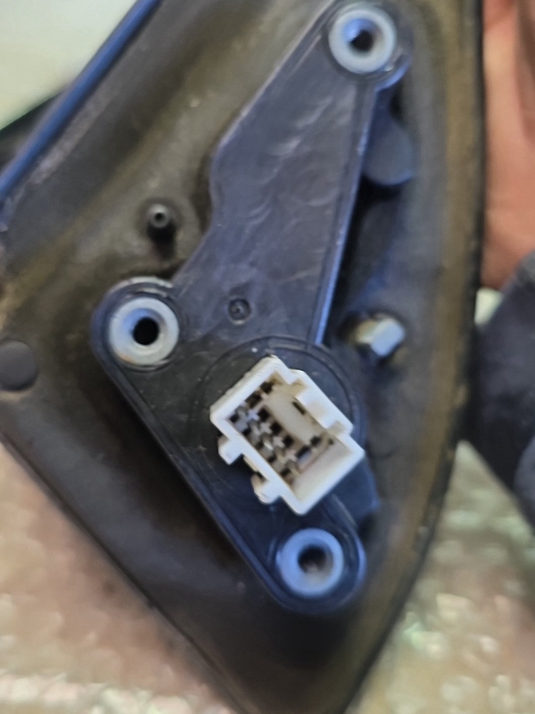2005 Mitsubishi Airtrek- Left Door Mirror PN: 5 pin