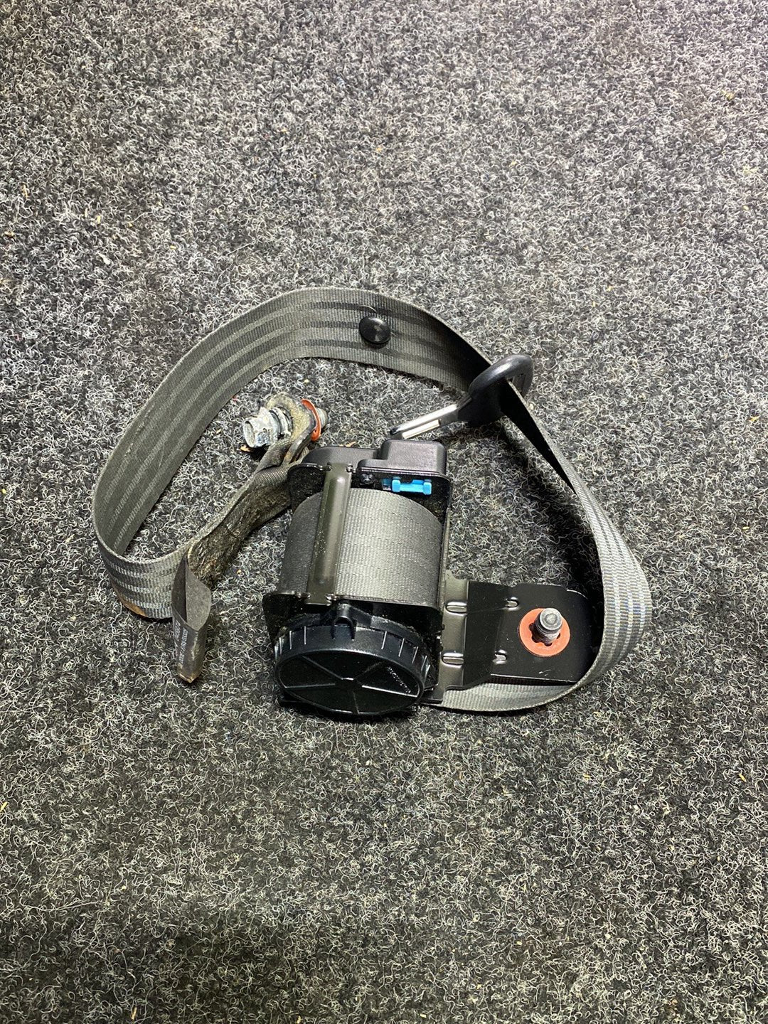 2012 Hyundai i45 - Right Rear Seat belt