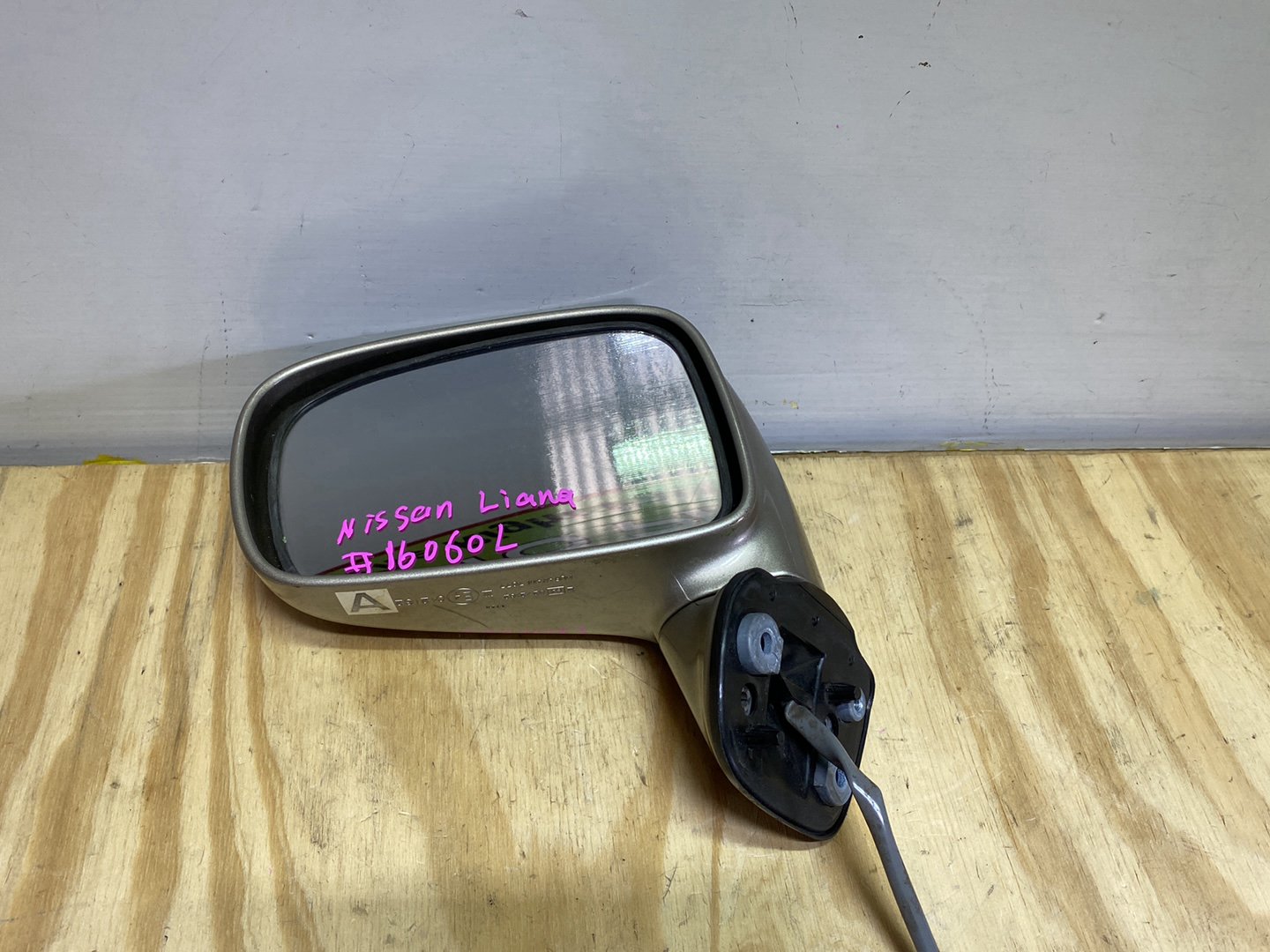 2004 Suzuki Liana - Left Door Mirror PN: 3 wires