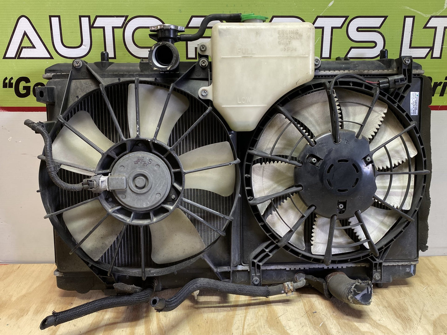 2006 Suzuki SX4 YA41S - Radiator and radiator fan complete