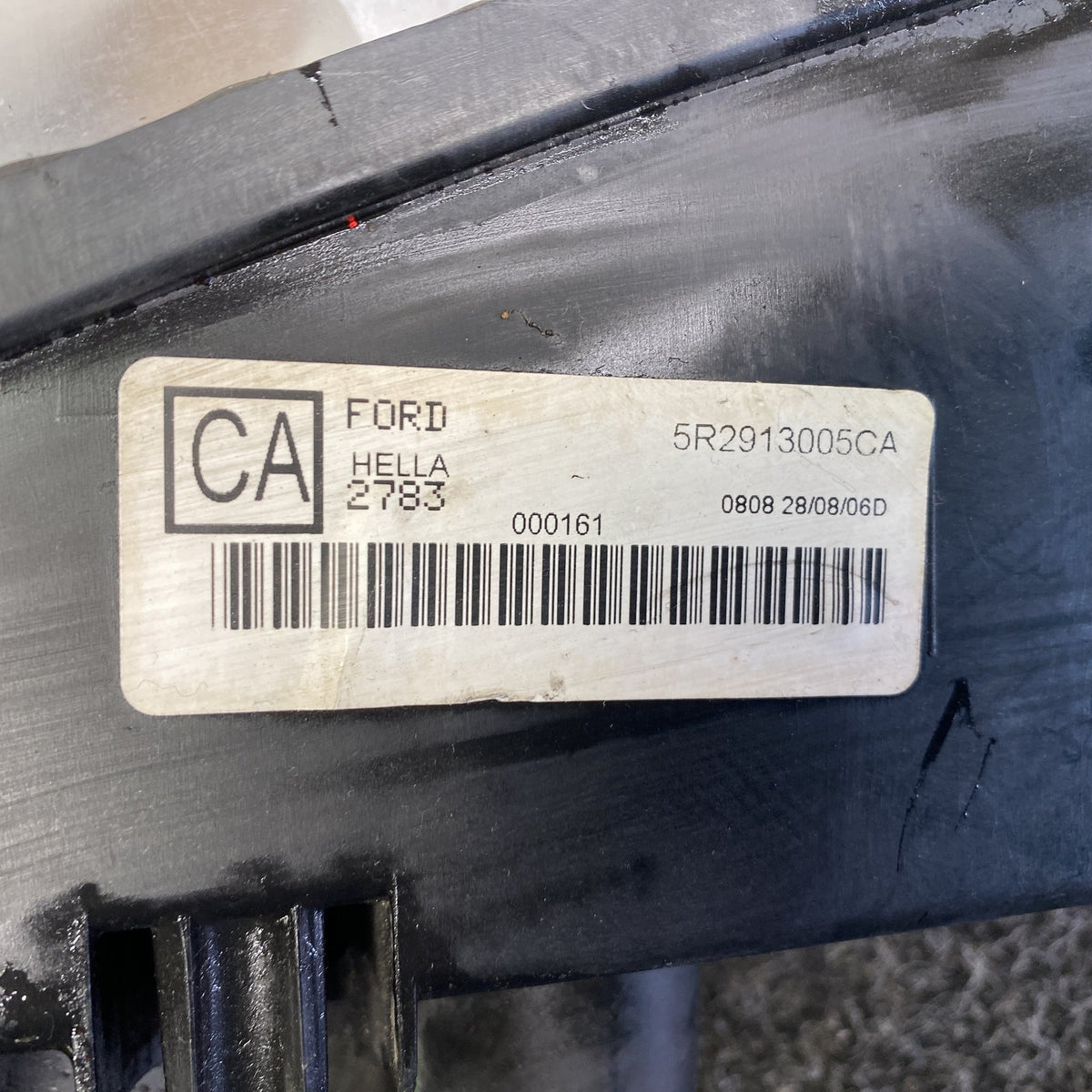 2006 Ford Falcon - Right Headlight PN: 5R2913005CA