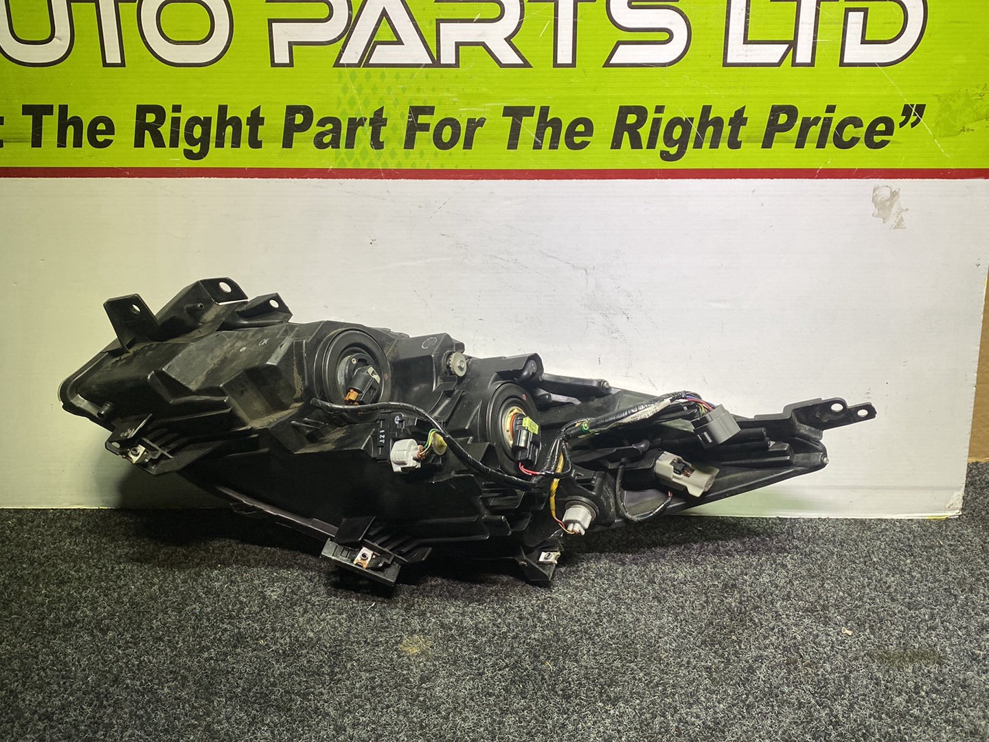 2011 Mazda Axela - Right Headlight PN: KOITO 100-41343