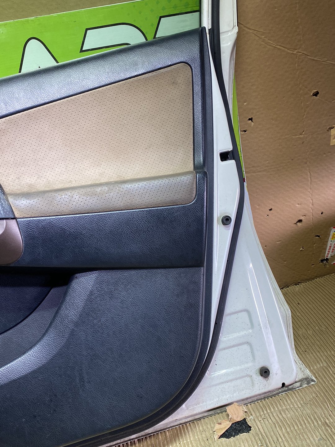 2010 Used Toyota Vanguard- Right Front Door PN: see photos-complete
