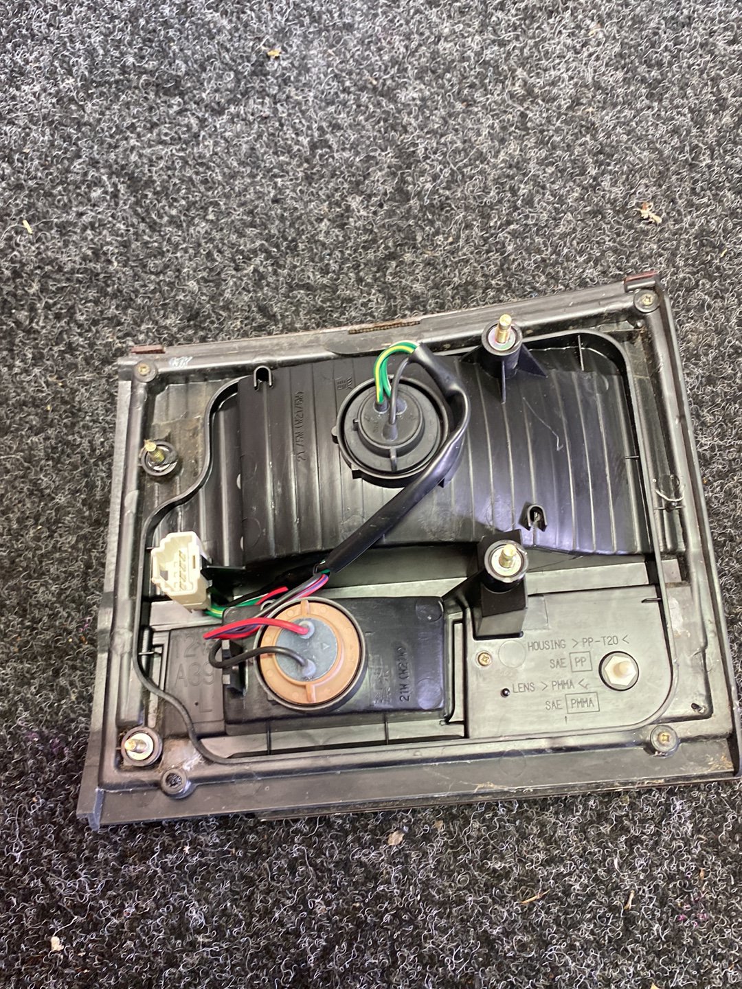 2001 Nissan Elgrand - Left Tailgate Light PN: ICHIKOH 4791B