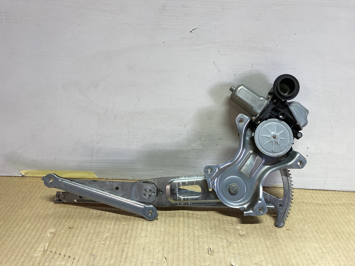 2013 Toyota Prius ZVW30- Left Front Window Regulator/Motor PN: