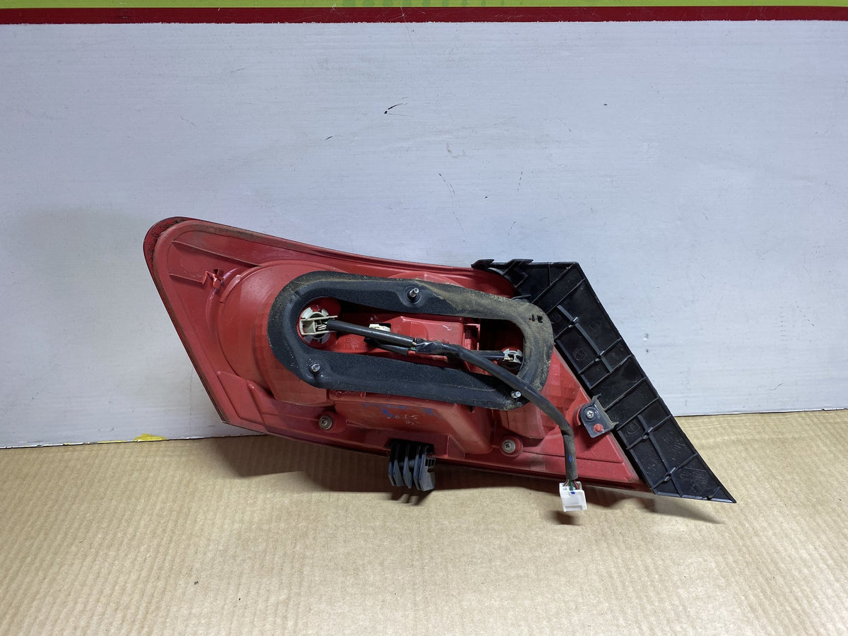2005 Toyota Mark X GRX120- Right Taillight PN: Koito 22-333