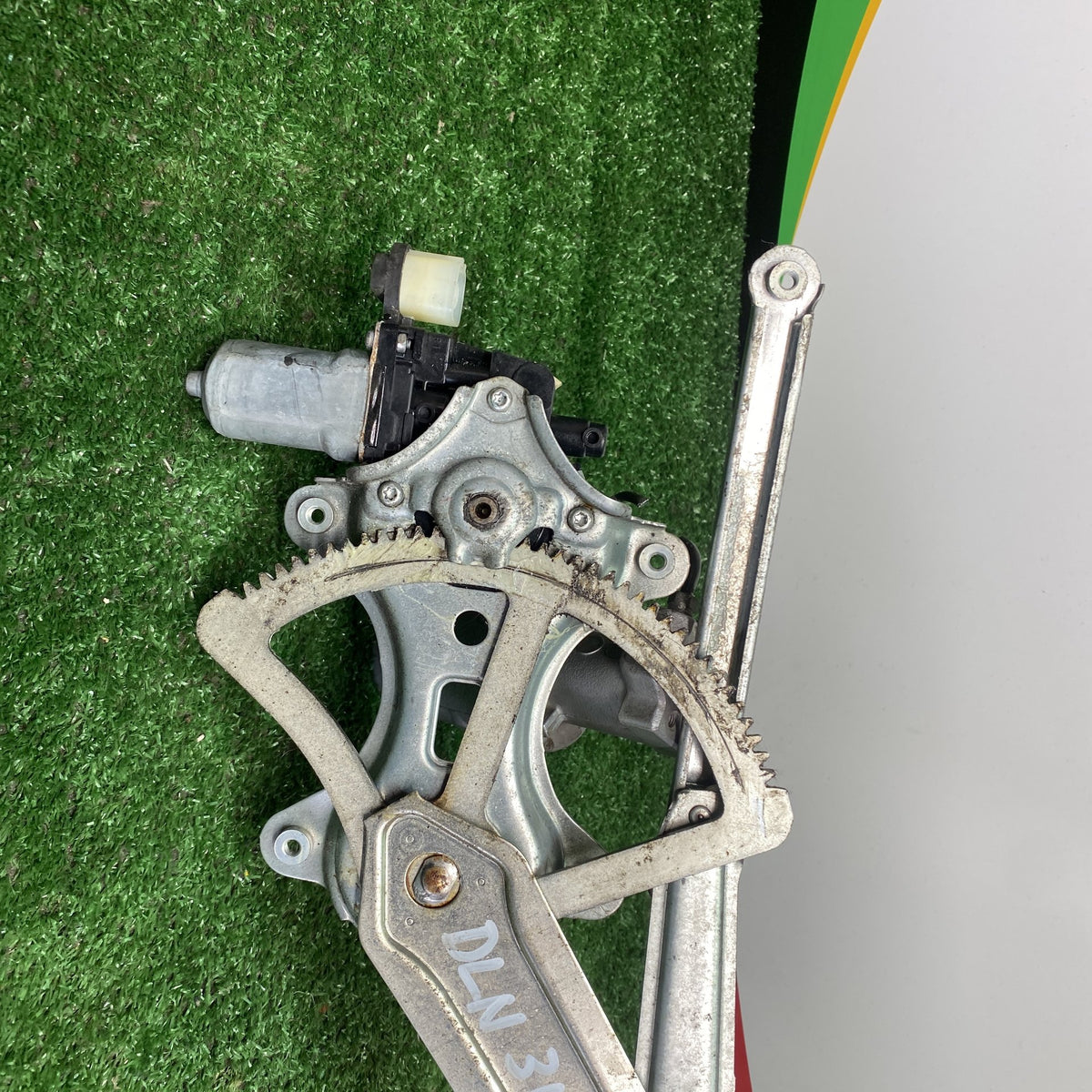 2006 Mitsubishi Colt - Right Front Window Regulator MN105756/Motor PN: 5713A042