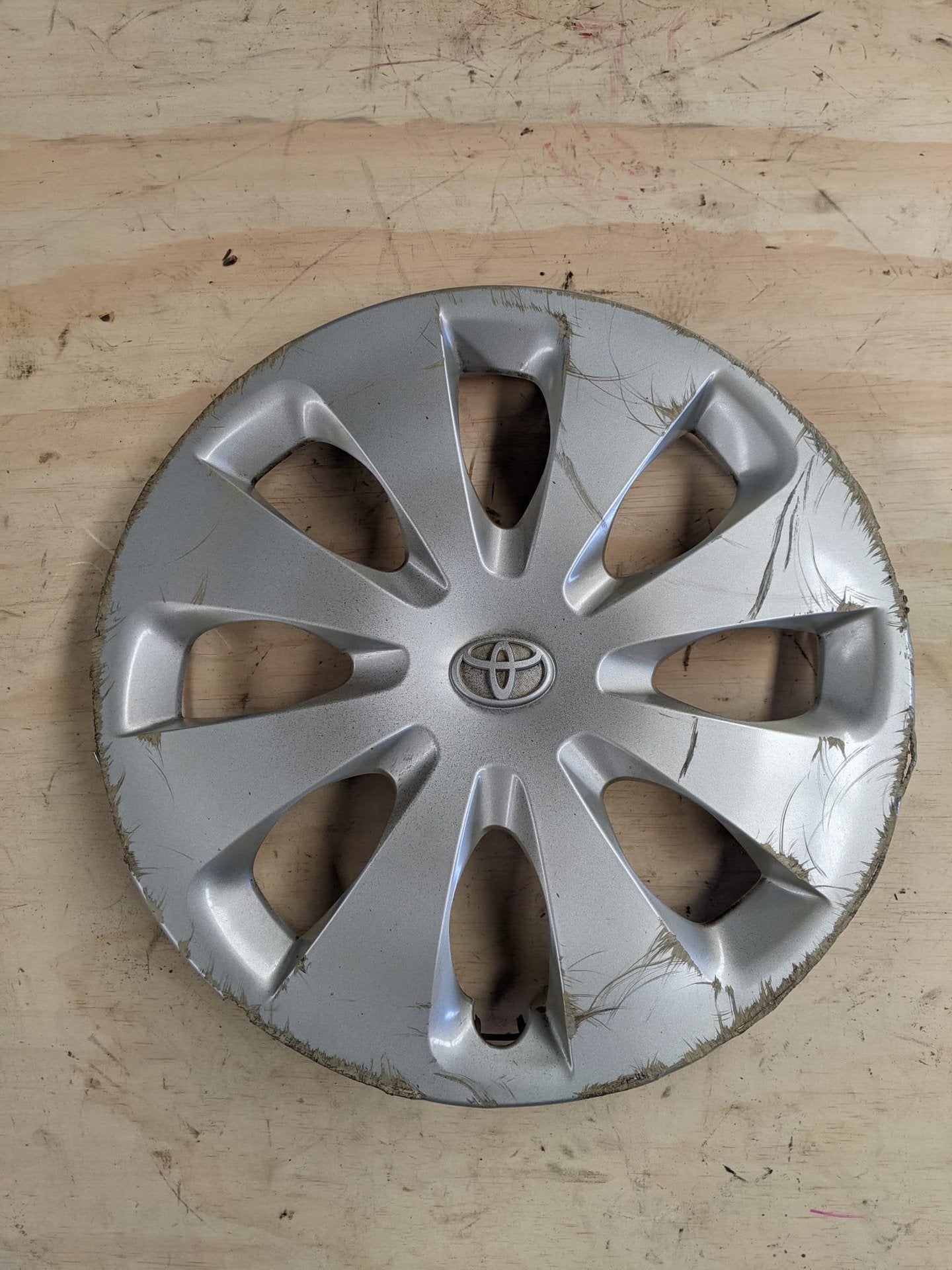 2012 Toyota Prius - Wheel Cover/Hub Cap PN: 42602 52540 15inch damage see pics