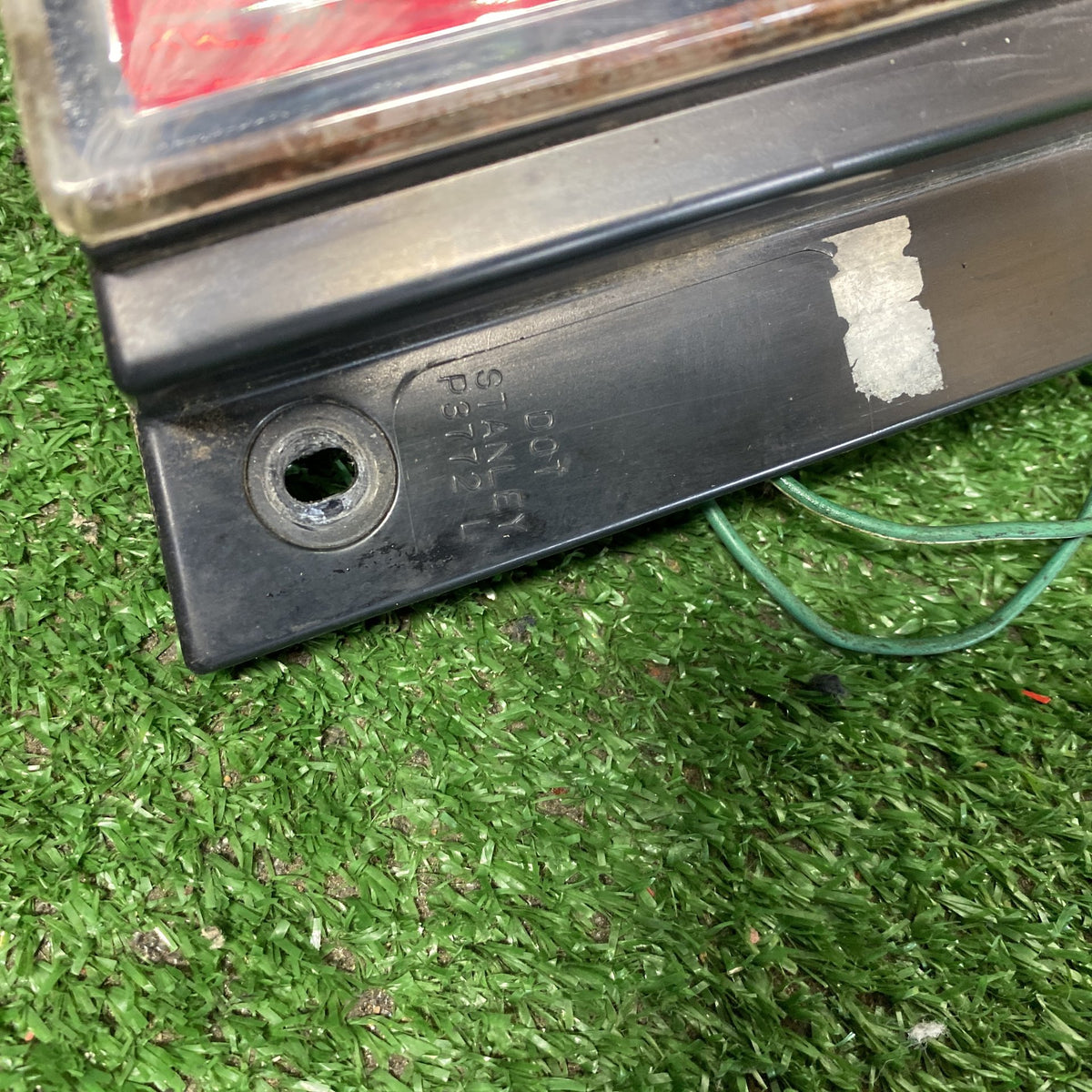 2004 Mazda MPV - Left Taillight PN: STANLEY P3772