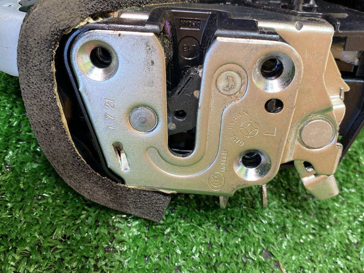 2011 Nissan Fuga - Left Rear Lock Actuator PN: 825011MA0A