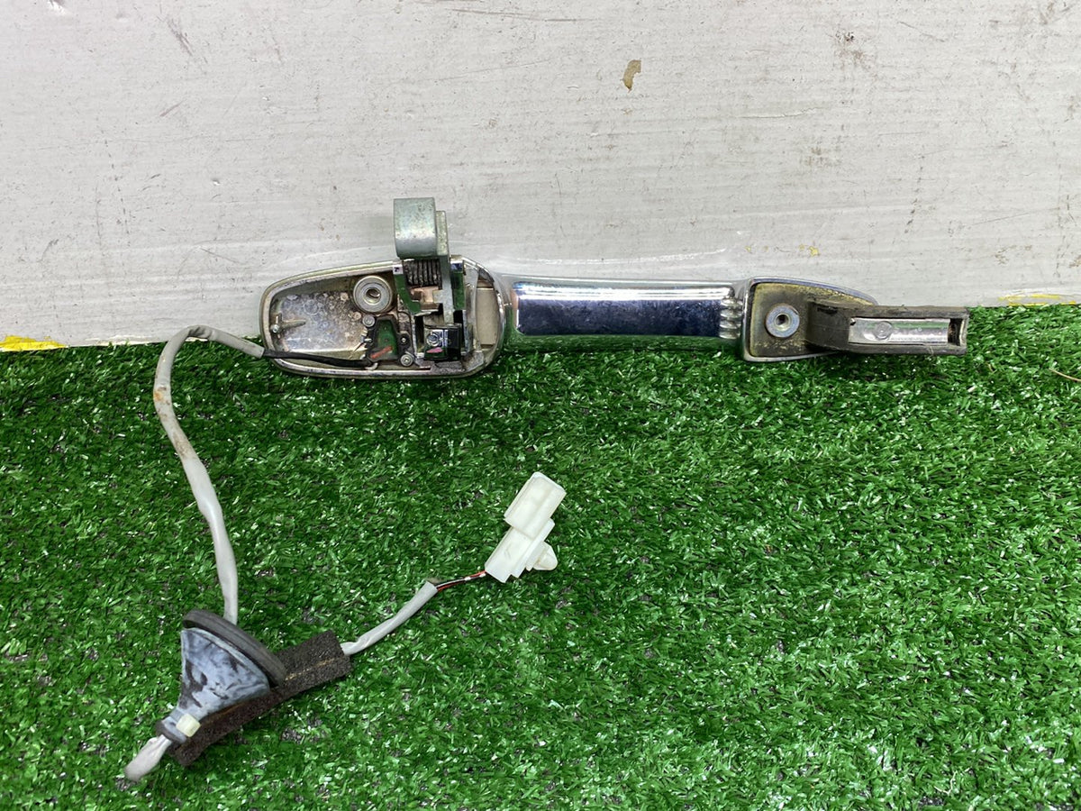 2007 Mazda Verisa - Left Front Door Exterior Handle PN: D46159410D