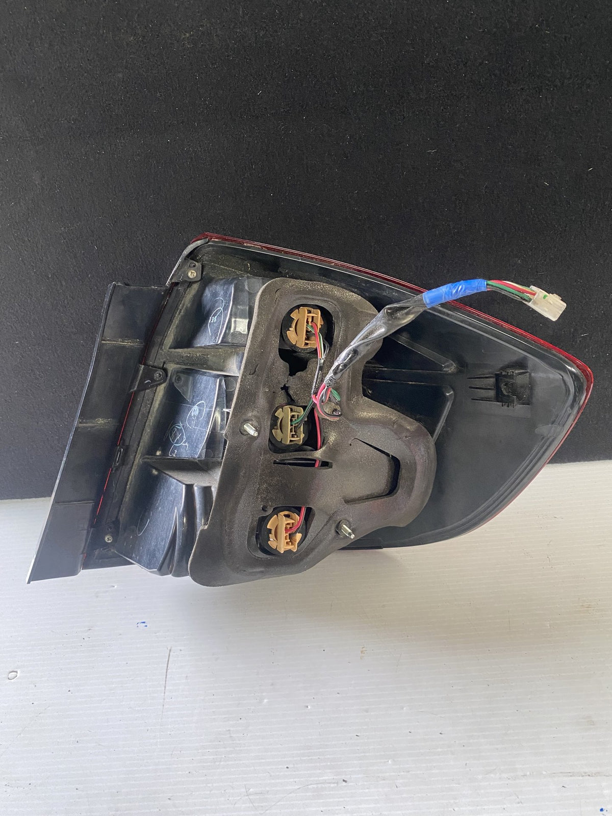 2008 Suzuki SX4 - Left Taillight PN: 220-51958