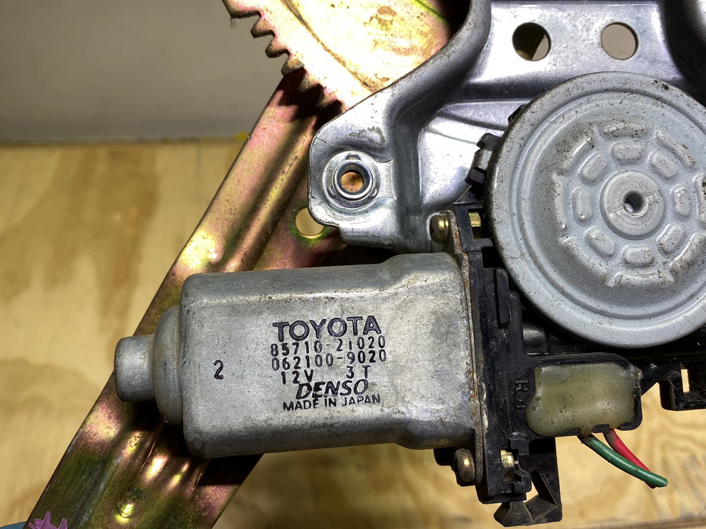 1998 Toyota Caldina ST215 - Right Rear Window Regulator/Motor