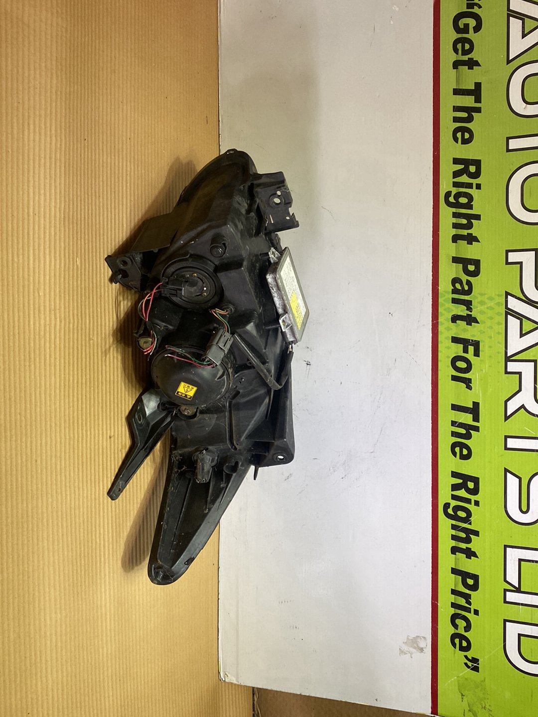 2005 Mazda MPV- Left Headlight PN: