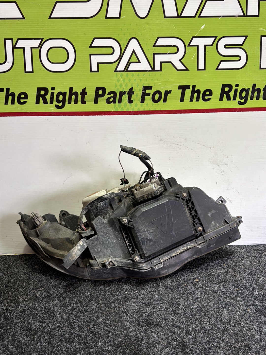 2008 Subaru Legacy - Left Headlight PN: 100-20952