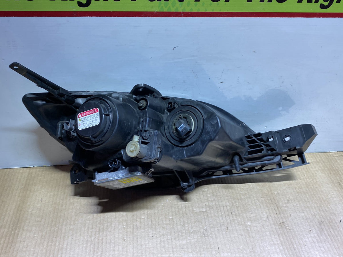 2006 Mazda Axela BK - Left Headlight Auto Adjust/ Hid Type/ P2952