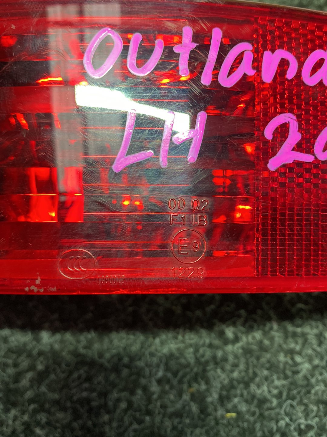 2007 Mitsubishi Outlander - Left Rear Bumper Light