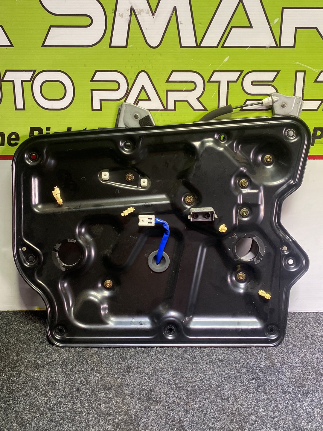 2014 Toyota Aqua NHP10 - Right Front Window Regulator/Motor