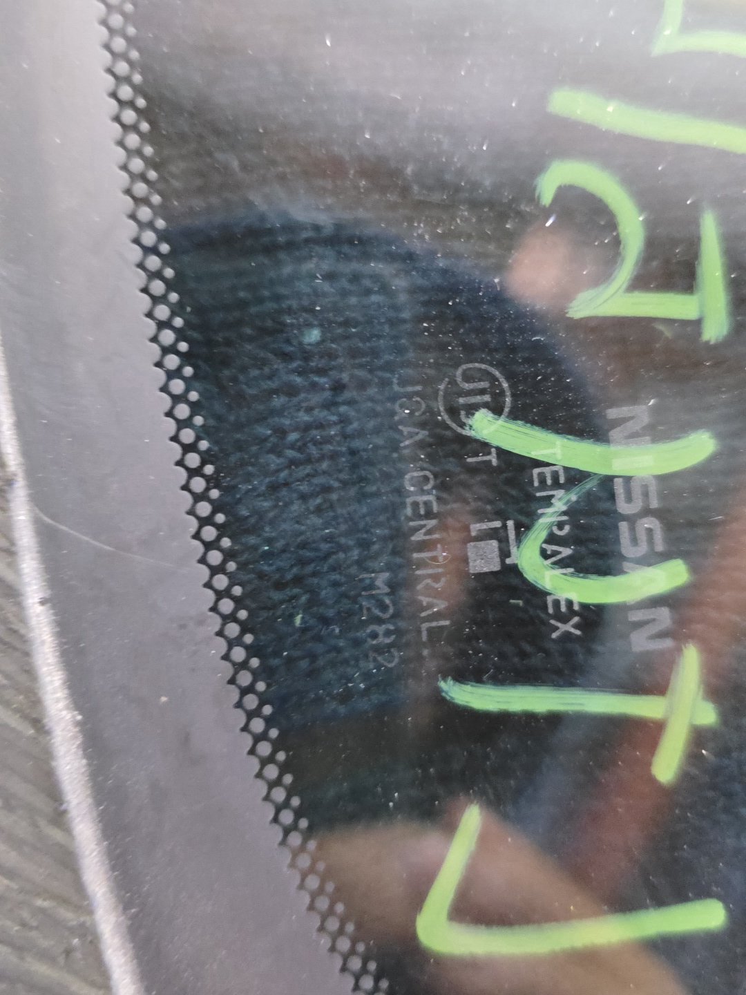 2008 Nissan Bluebird - Right Rear Quarter Door Glass PN: M282