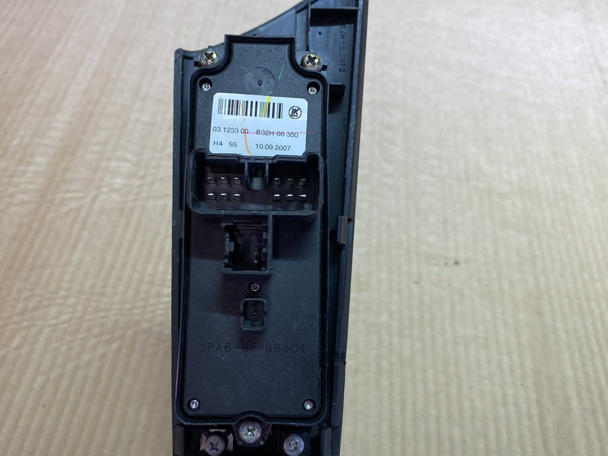 2007 Mazda Axela BK5P - Master Power Window Switch B32H66350