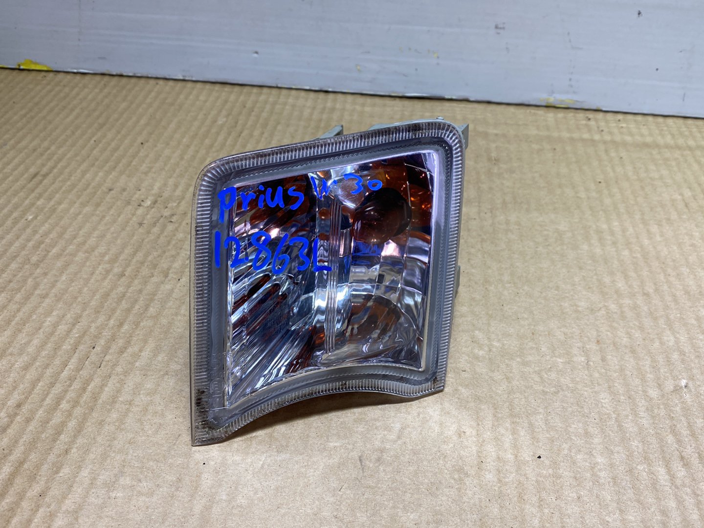Used Toyota Prius W30 - Left Indicator PN: Koito 47-39