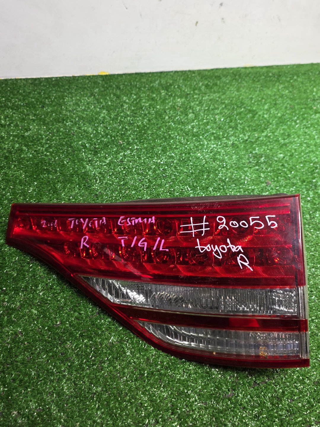 2006 Used Toyota Estima - Right Taillight PN: