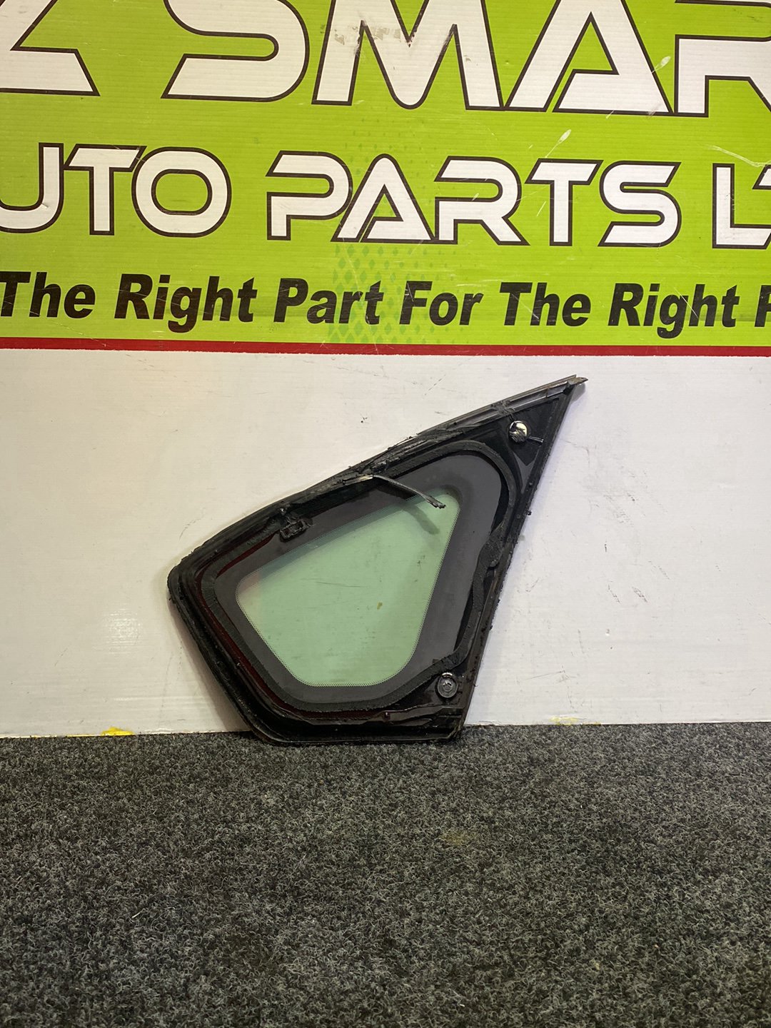 2004 Nissan Teana- Left Rear Cargo Glass PN: Tint number M2E2