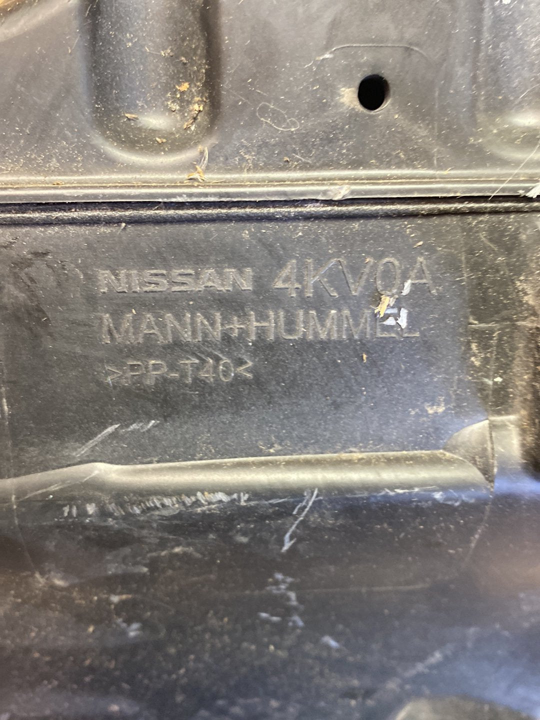2015 Nissan Navara- Air Cleaner Assembly EFI Air Box PN: see photos