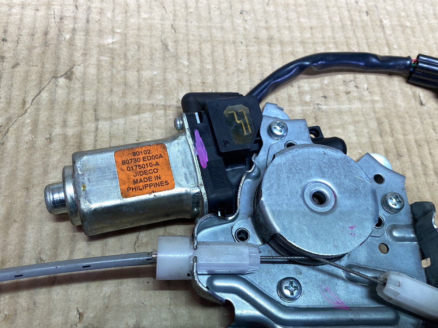 2005 Nissan Tiida JC11 - Right Front Window Regulator/Motor PN: see photo