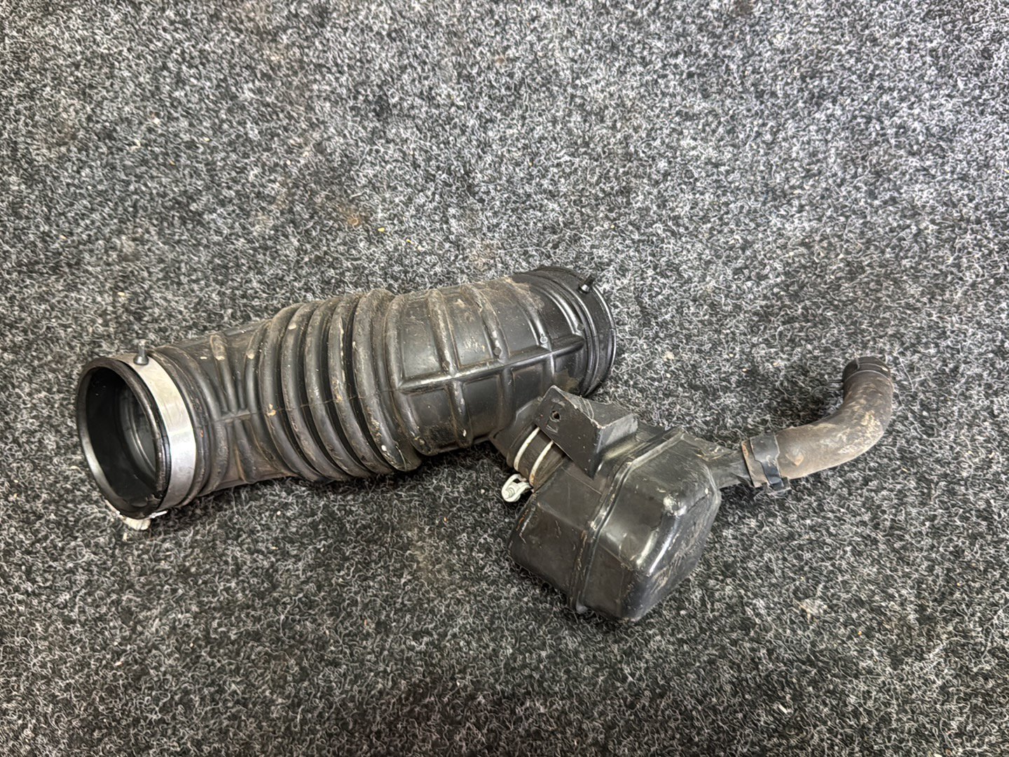 2014 Nissan Serena HFC26- Air Intake PN: