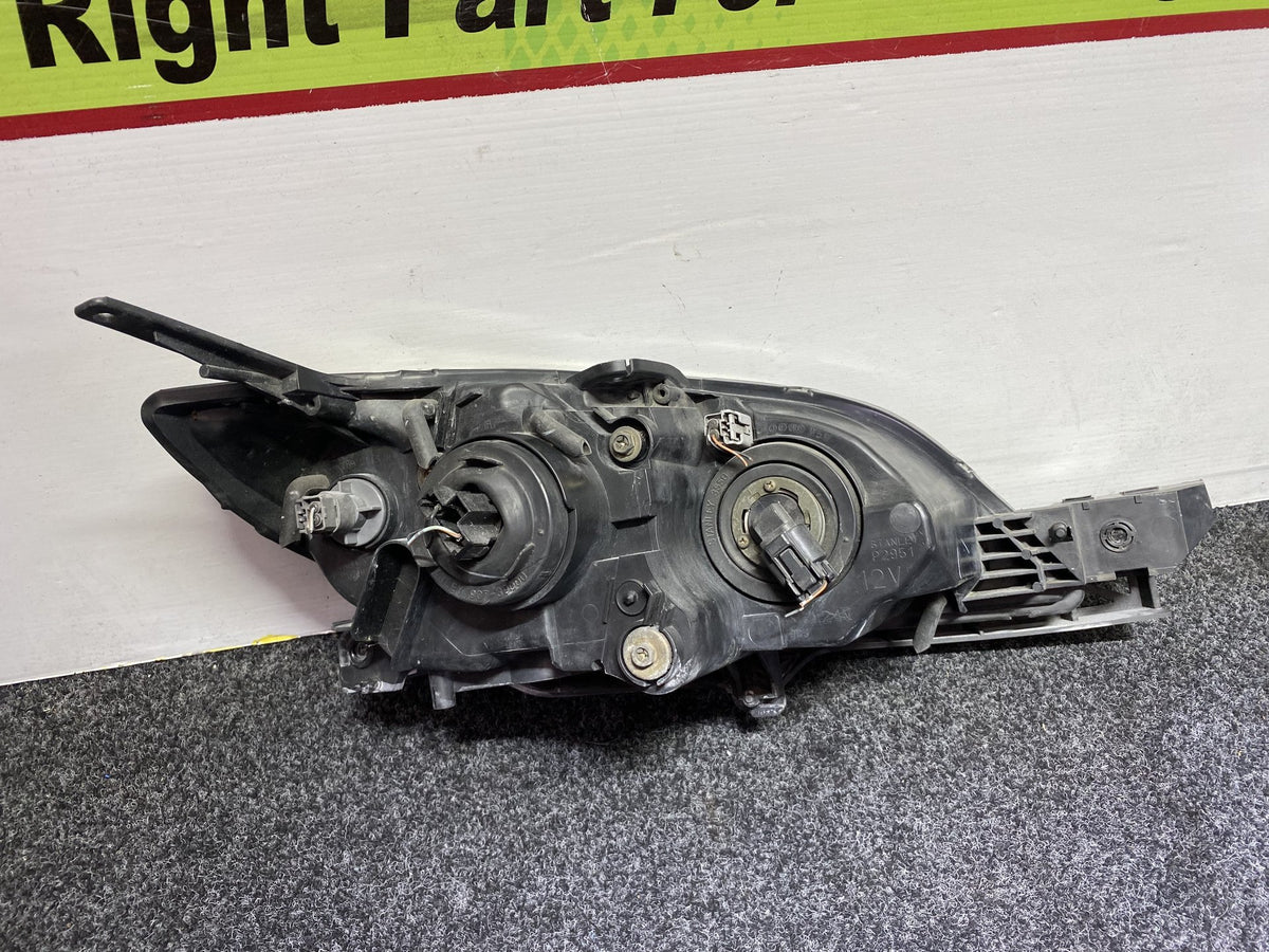 2004 Mazda Axela - Left Headlight Manual Adjust/ Non Hid/ P2951