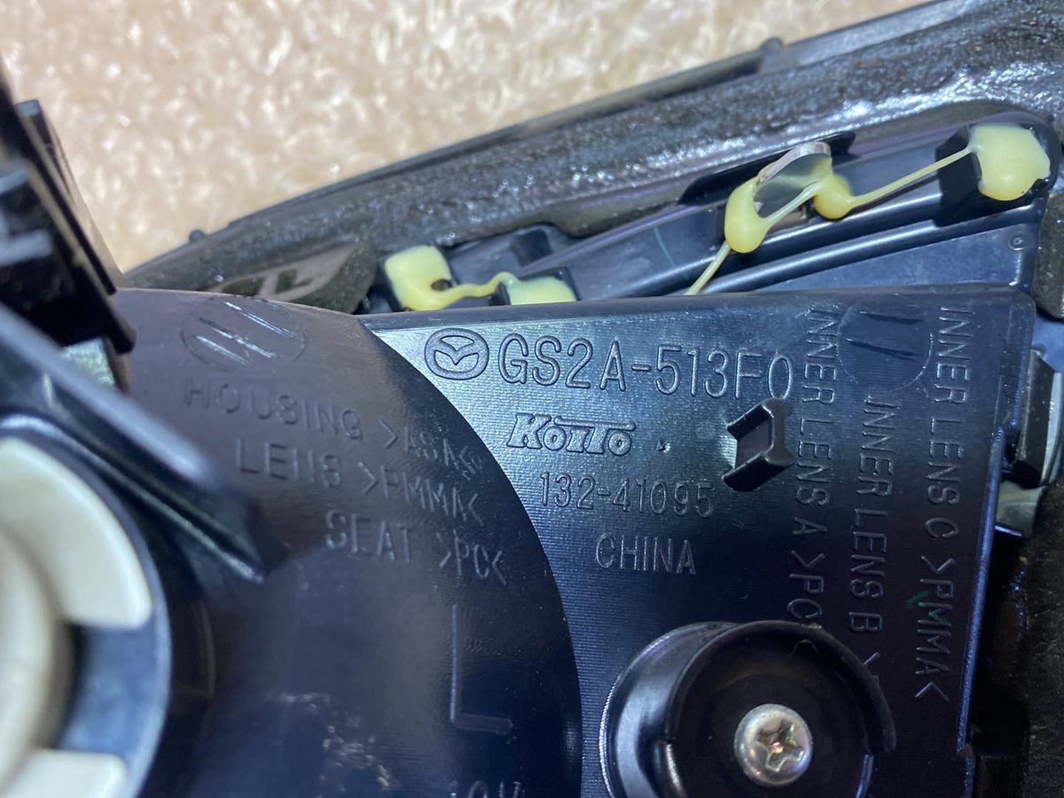 2008 Mazda Atenza - Left Boot Light PN: G33P513G0F