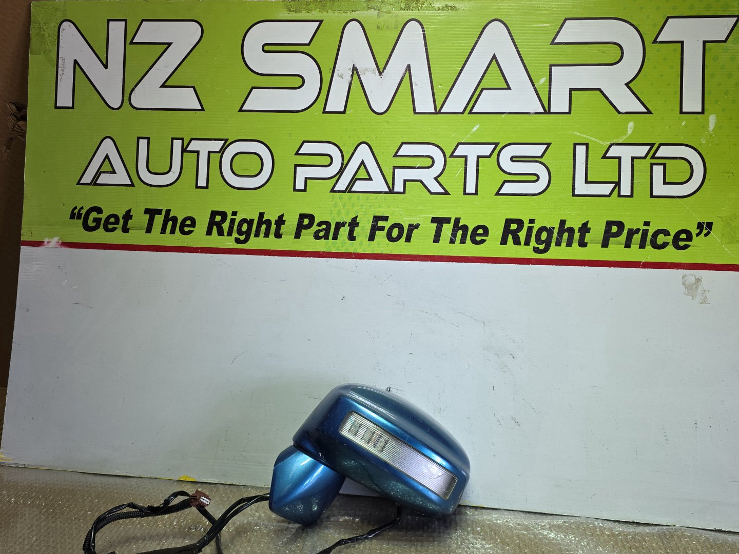 2006 Nissan Tiida- Left Door Mirror PN: 2 plus 7 wires