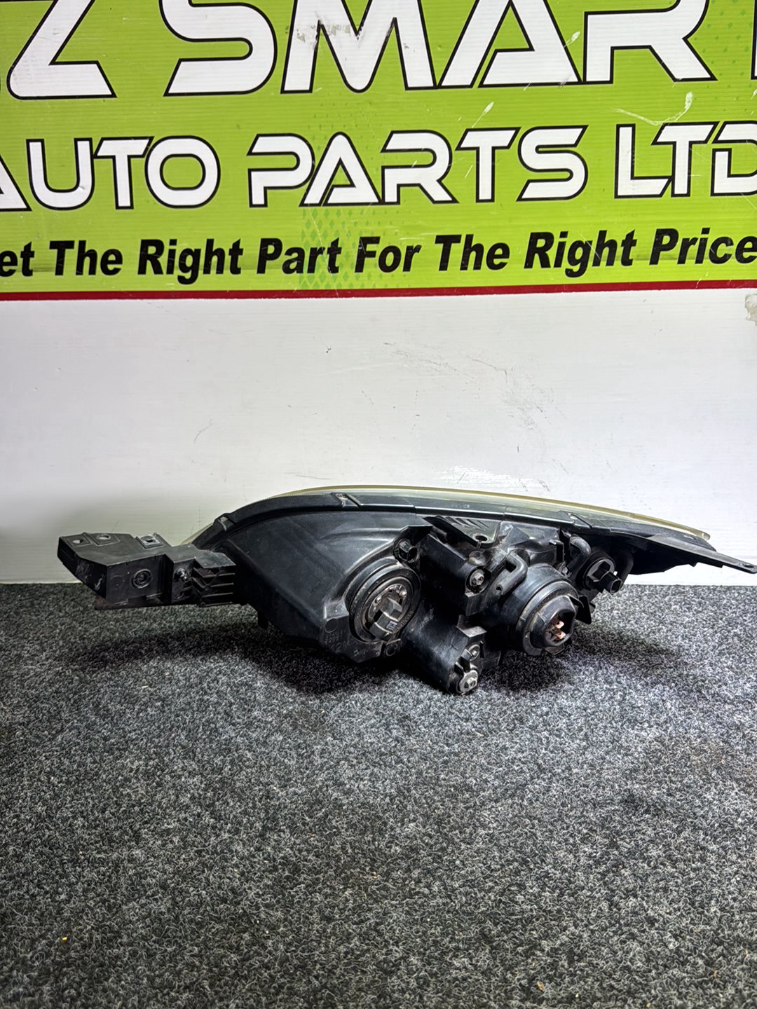 2006 Mazda Axela- Right Headlight Manual Adjust/ Non Hid/ Stanley P2951