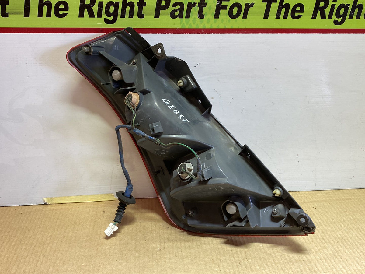 2005 Nissan Murano - Right Taillight PN: Koito 220-63779/ 26550CB025