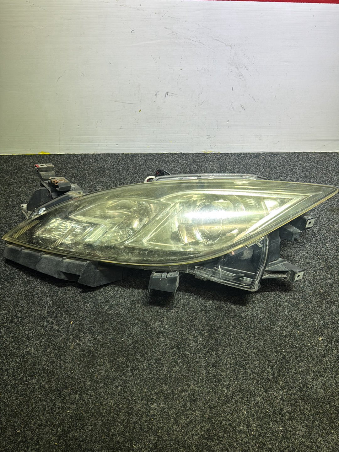 2012 Mazda Atenza GH - Left Headlight PN: non hid / manual adjustment