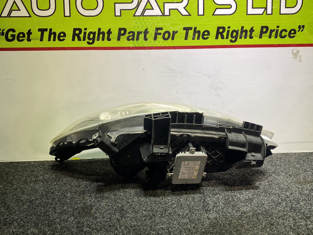 2010 Mazda Premacy - Right Headlight