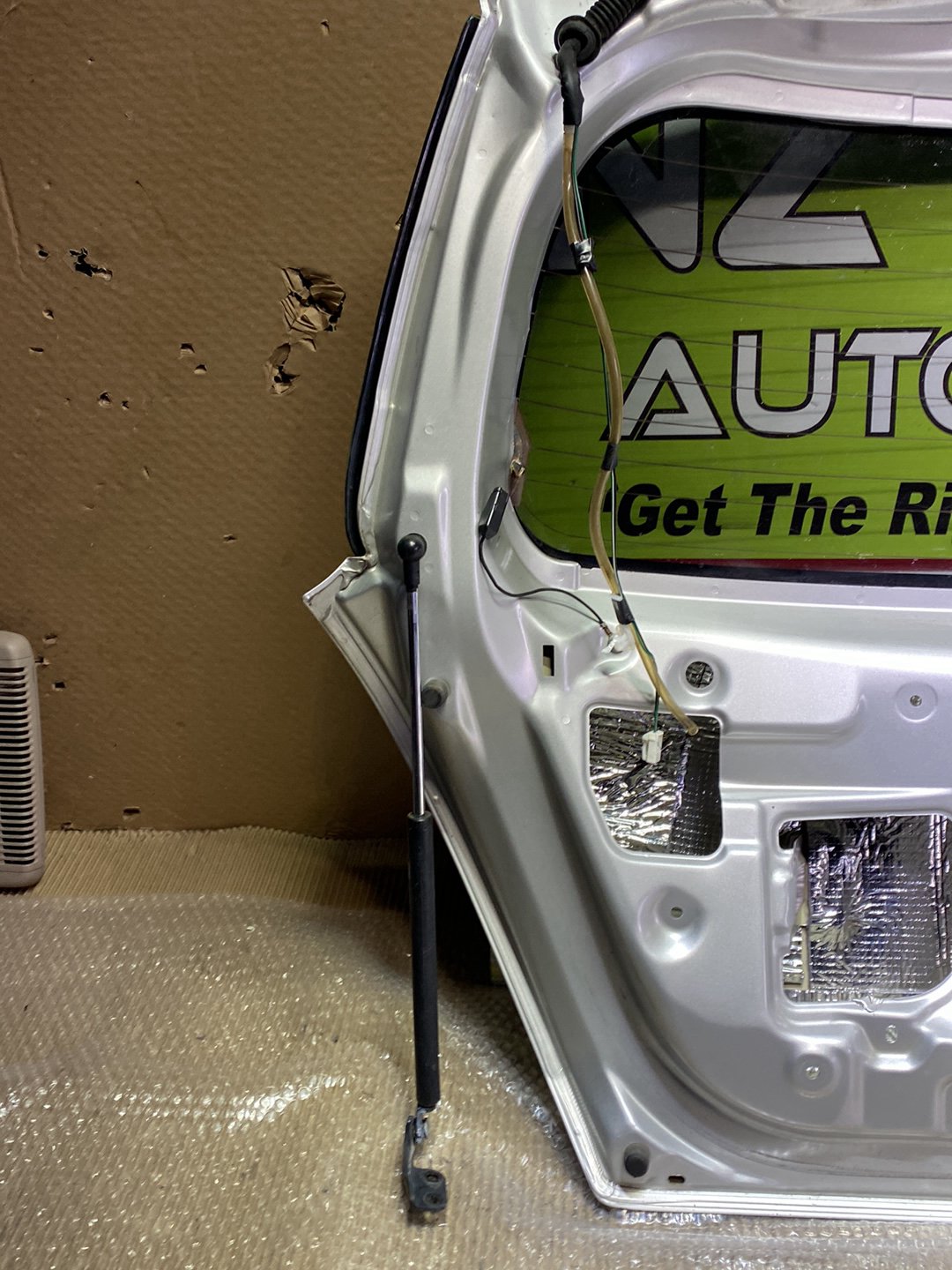 2007 Suzuki Swift- Tailgate PN: 6910063J23