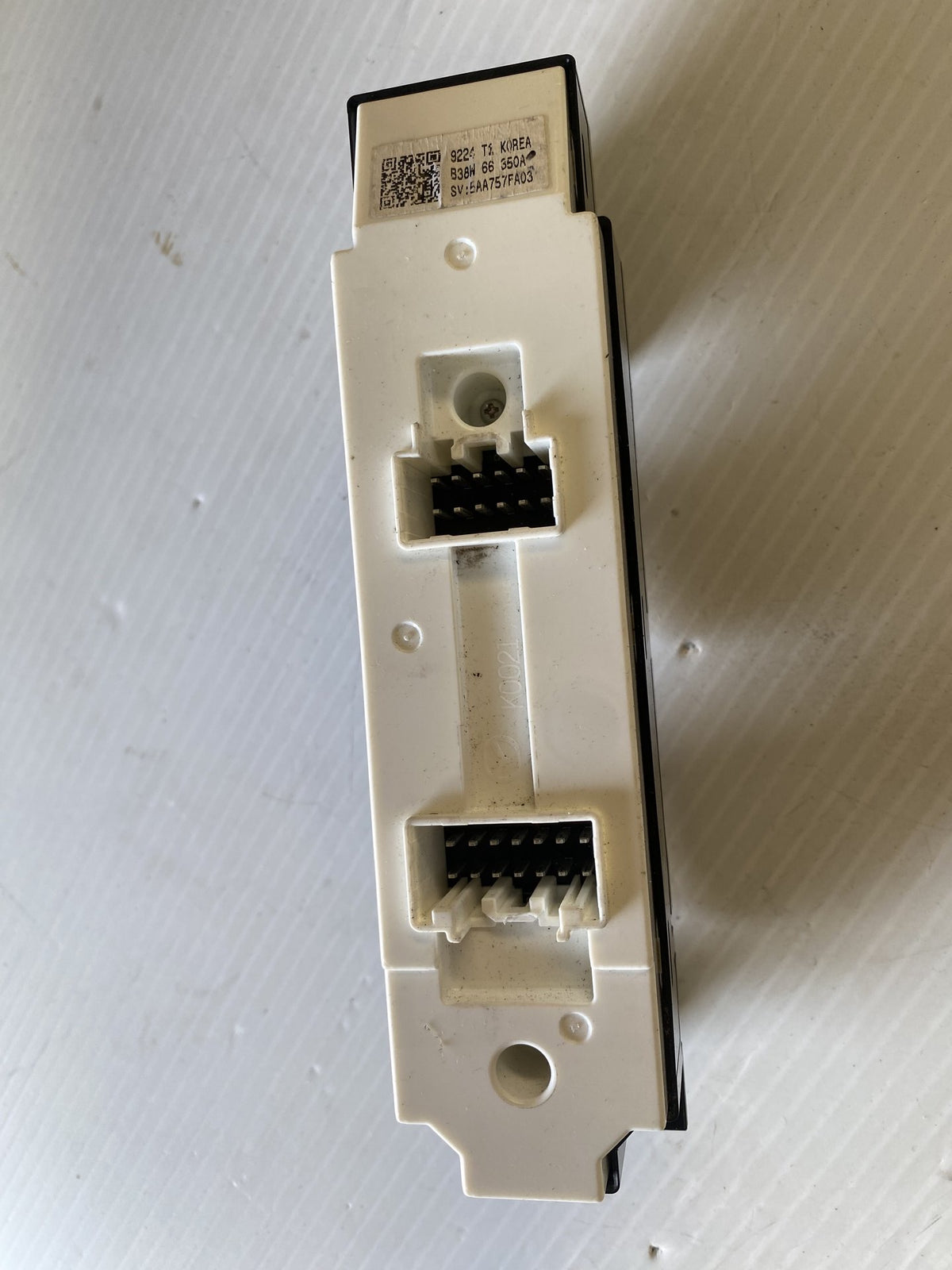 2009 Mazda Axela - Right Front Window Switch B38W66350A