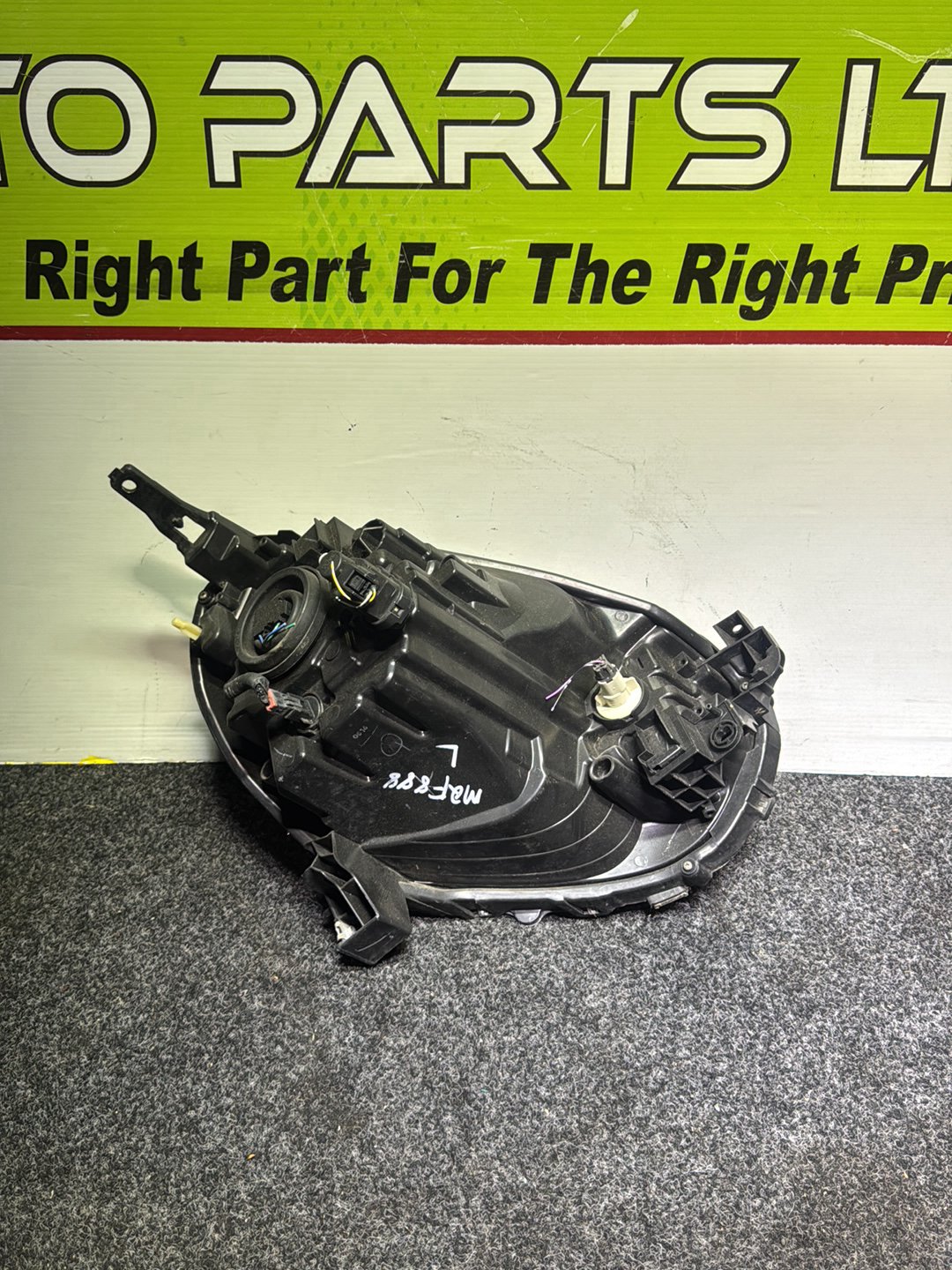 2010 Nissan March - Left Headlight PN: see photos