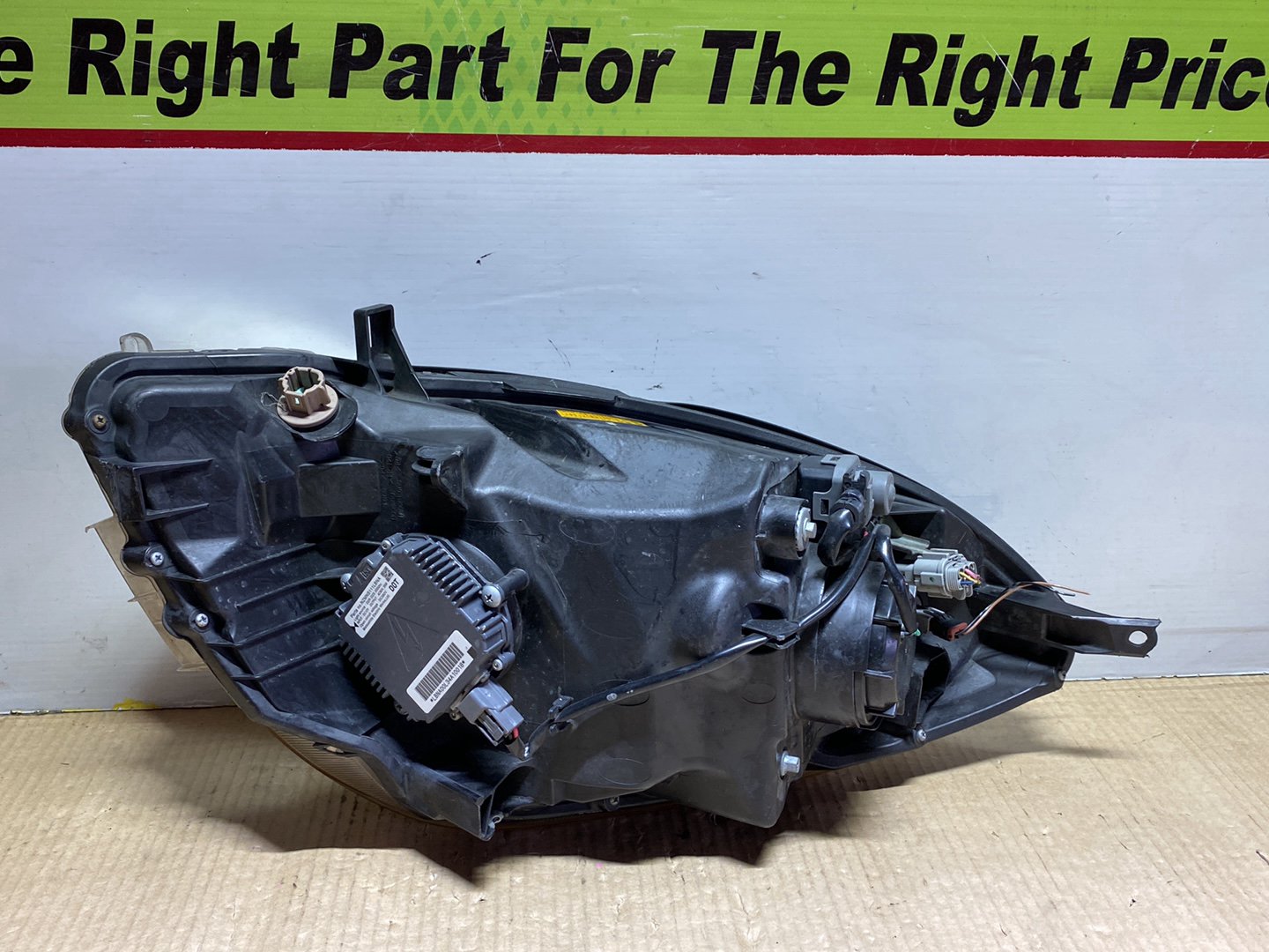 2007 Nissan Note E11 - Right Headlight