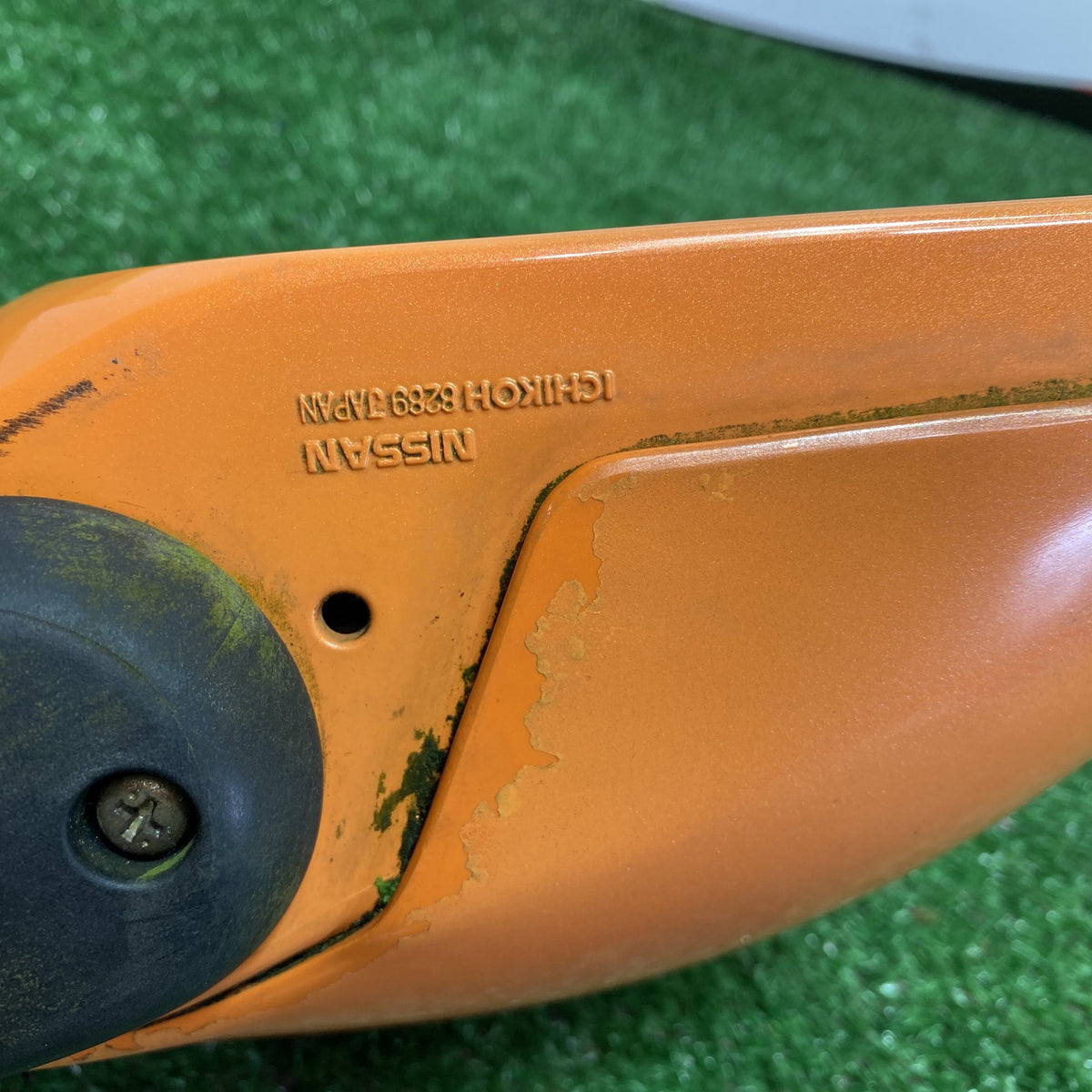 2004 Nissan March - Right Door Mirror PN: 2 Plugs 7 Wires